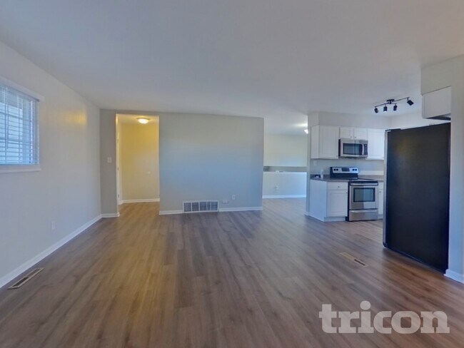 Foto del edificio - 1228 N Chelton Rd