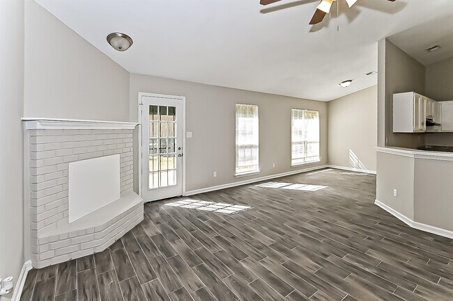 Foto del edificio - 7145 Peppermill Ln