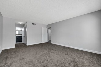 Building Photo - 1575 W Warm Springs Rd
