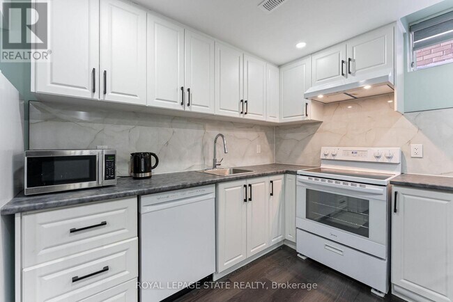 Photo du bâtiment - 183 Rockledge Dr