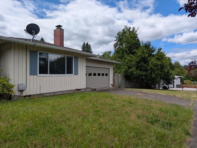 Building Photo - Ranch Style 3-Bedroom, 1-Bath Home In East Eugene!