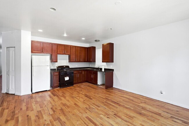 Foto del edificio - 1342 E 73rd St