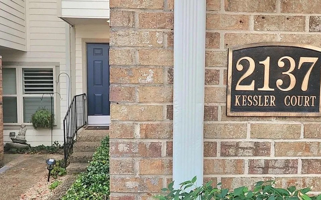 Foto del edificio - 2137 Kessler Ct