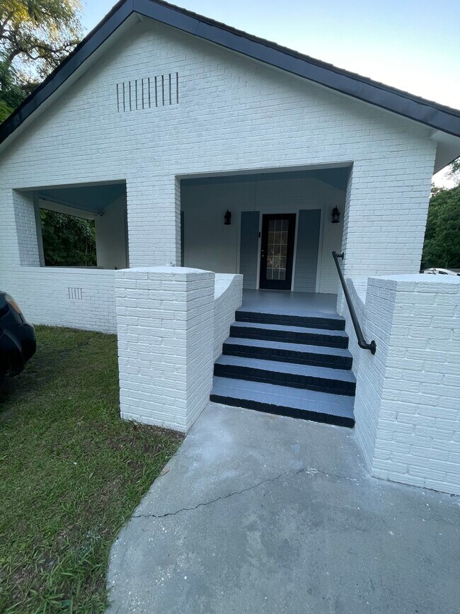 Foto del edificio - 1000 Dunbar Ave