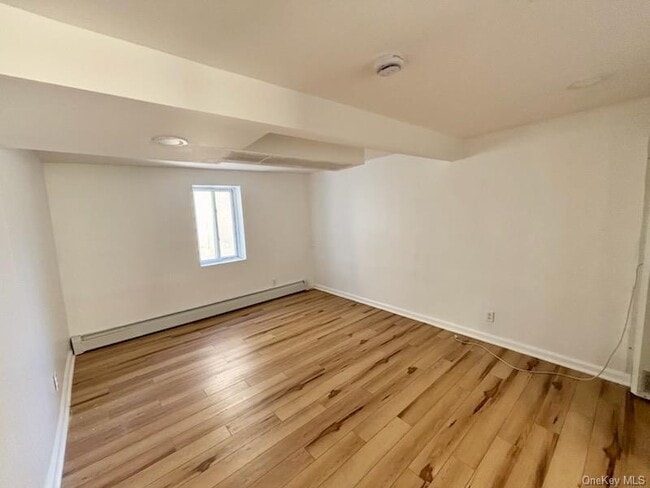 Building Photo - 13-55 Eggert Pl