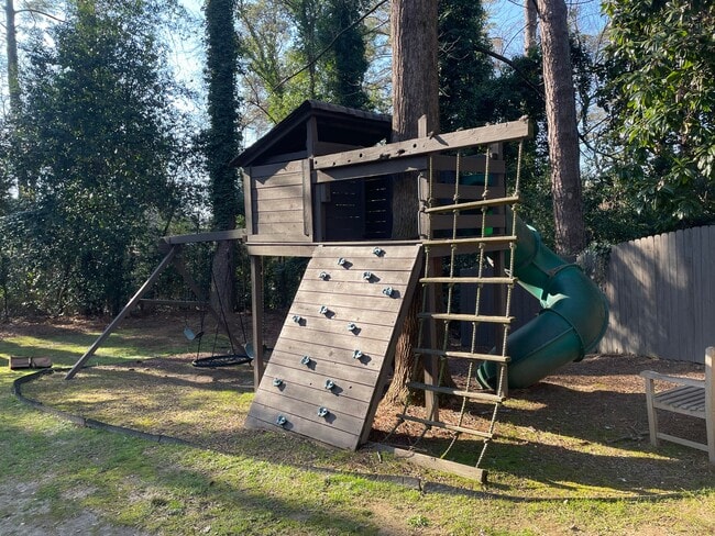 Photo - 4044 Emma Ln NE House