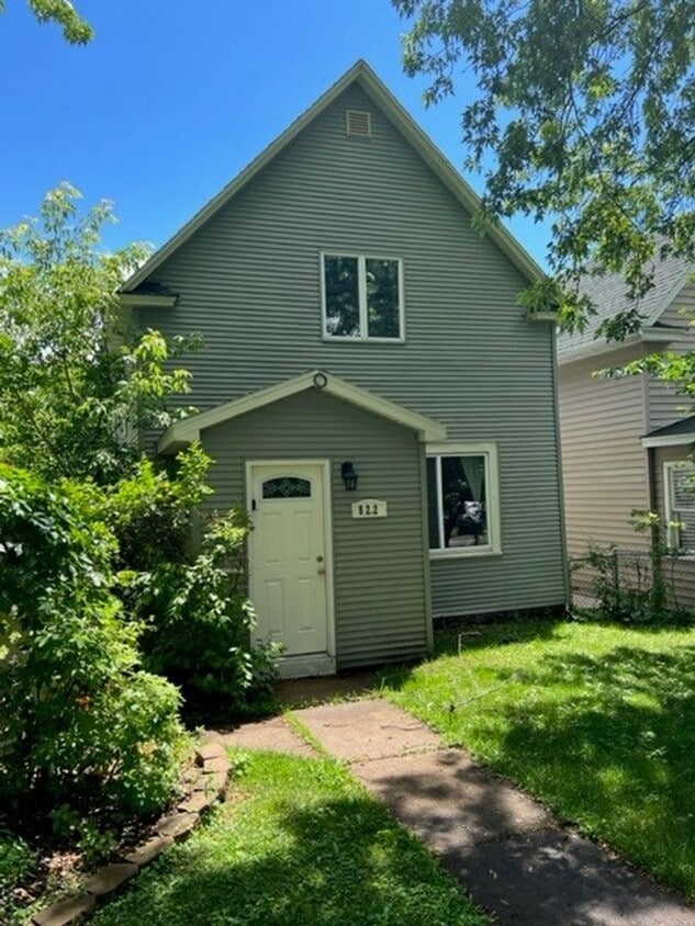Primary Photo - Duluth, MN - 4 Bedroom - 2 Bath - 2 car garage - Single family home
