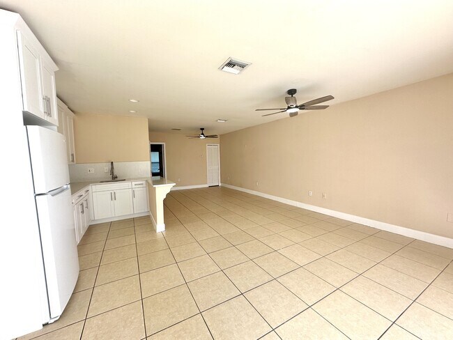 Building Photo - 8110 Lake San Carlos Cir