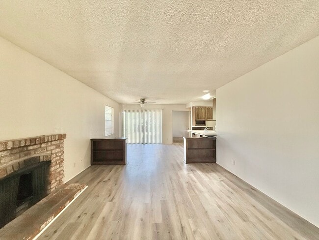Building Photo - 2 Bedroom Duplex in Morgan Hill