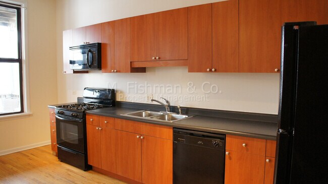 Foto del edificio - 1813 N Milwaukee Ave