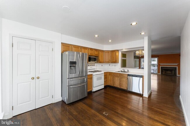 Building Photo - 56 Cabot Dr