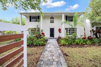 Building Photo - 6900 SW 104th St