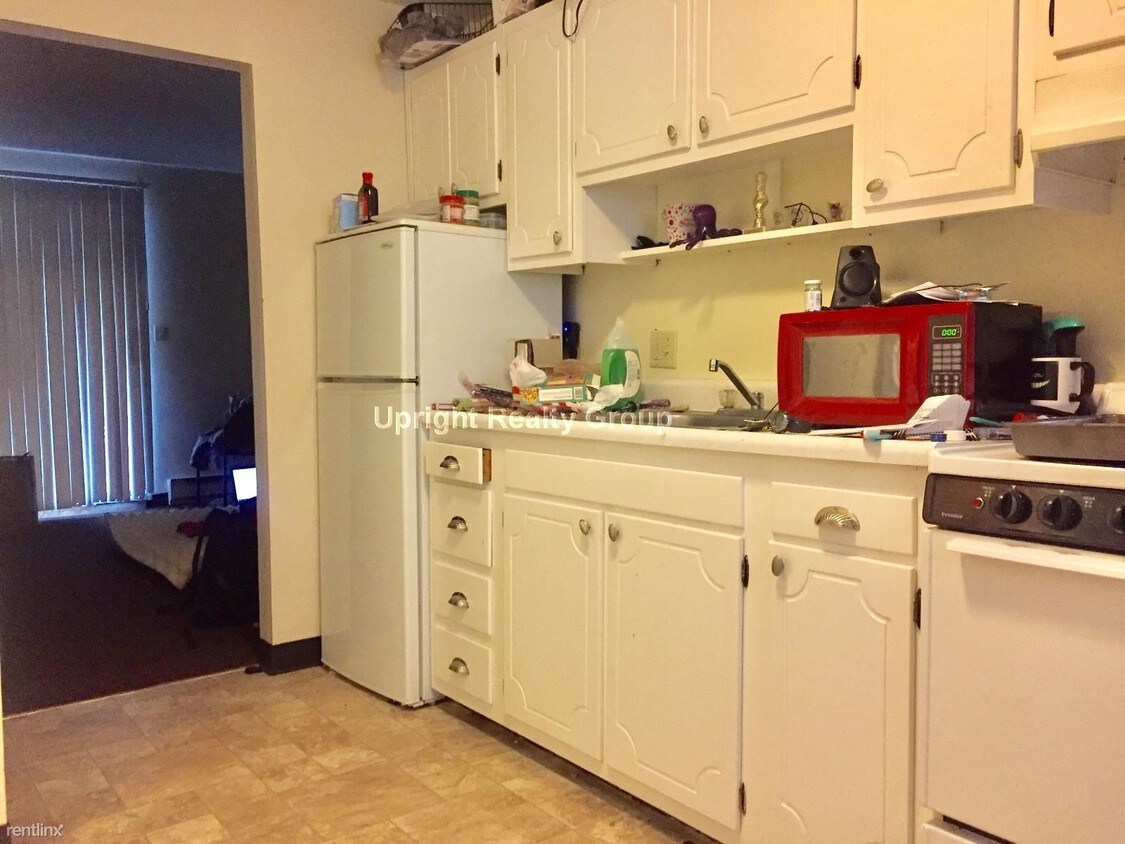 17 Cross St Unit Apt 11, Marlborough, MA 01752 Condo for Rent in