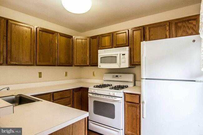 Building Photo - 121 Timberbrook Ln