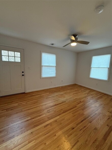 Foto del edificio - 733 E Walnut St