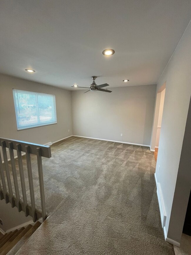 Building Photo - 9131 W 90th Pl