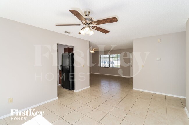Foto del edificio - 814 Yacolt Rd SE