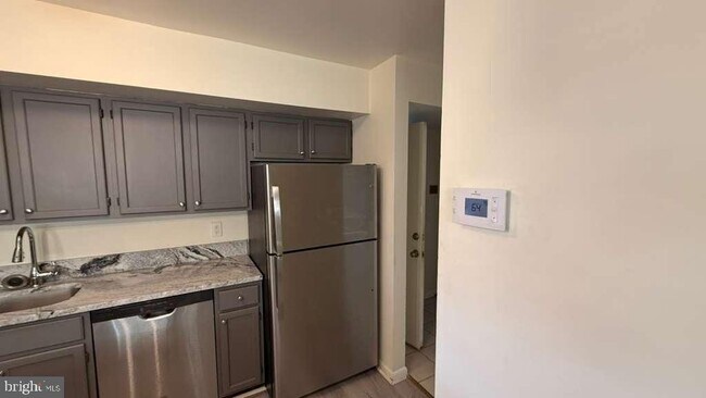 Foto del edificio - 8103 Greenspring Way