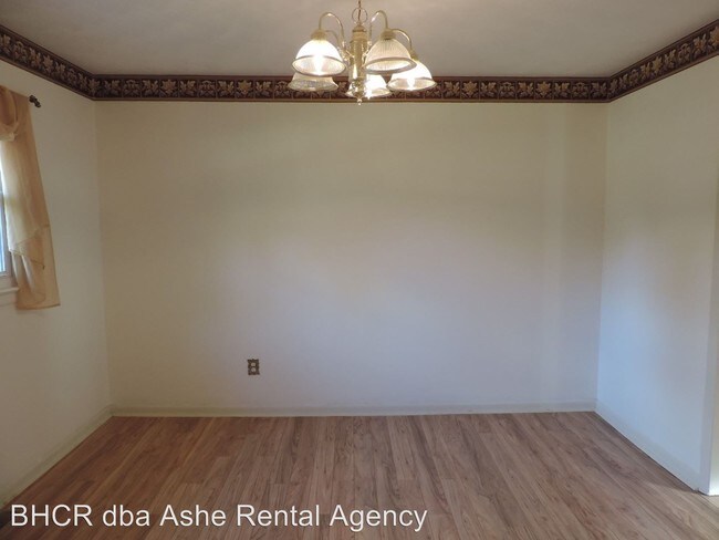 Building Photo - 3 br, 1 bath House - 282 Will Vannoy