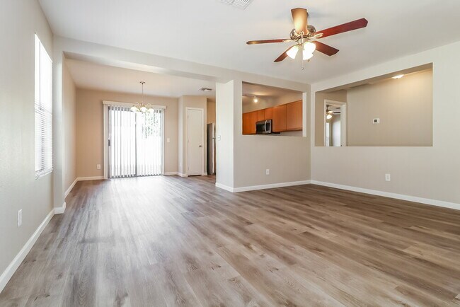 Foto del edificio - 11846 W Scotts Dr