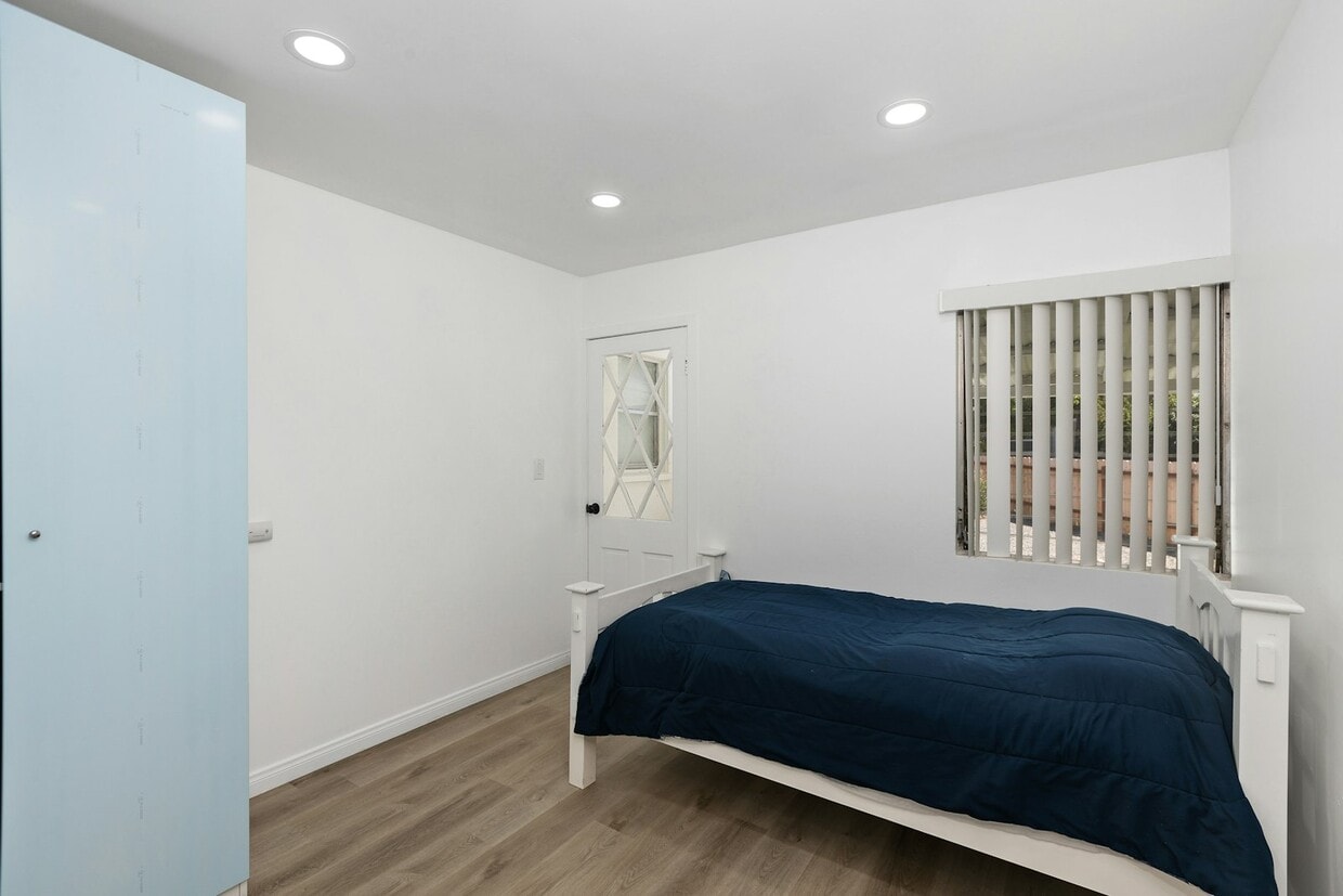 Foto del edificio - 5590 Shasta Ln