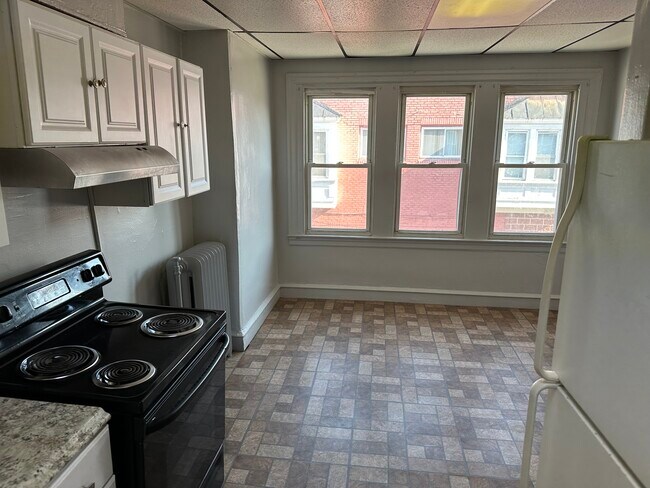 KITCHEN - 5545 Baltimore Ave