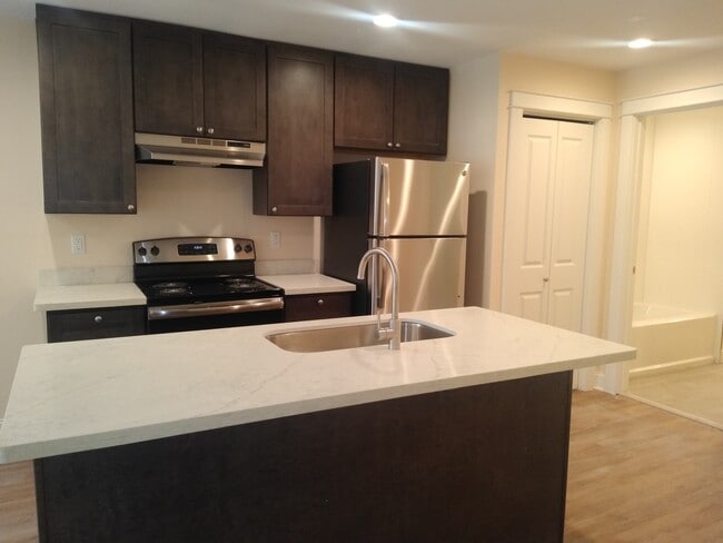 Building Photo - 9540 Stroelitz St