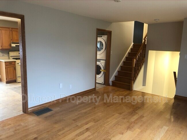 Building Photo - 905 Central Park Blvd N