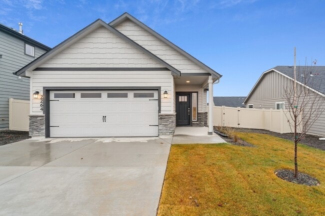 Building Photo - 2028 E Cave Falls St