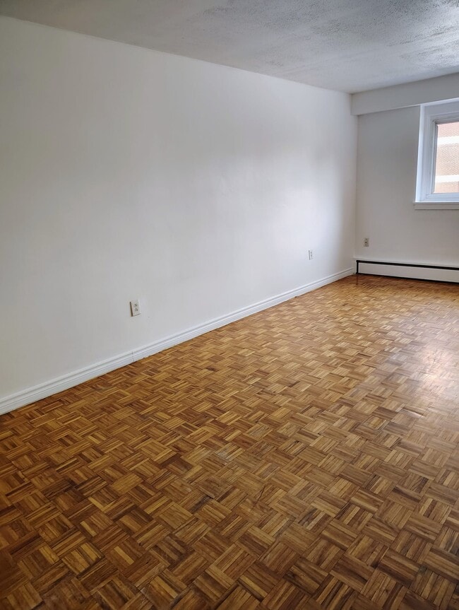 Building Photo - 2448 Carling Ave