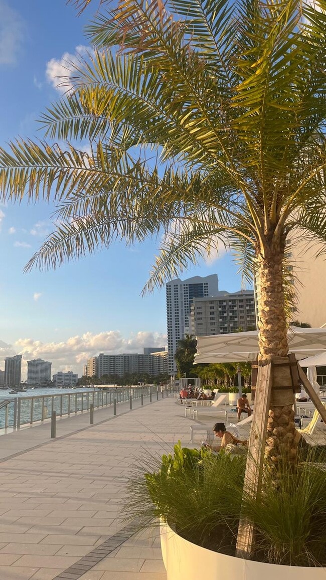 Foto del edificio - 1000 West Ave