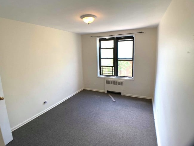Building Photo - 2620 Ocean Pkwy