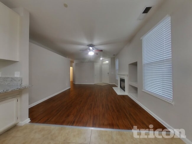Building Photo - 408 Falcon Dr