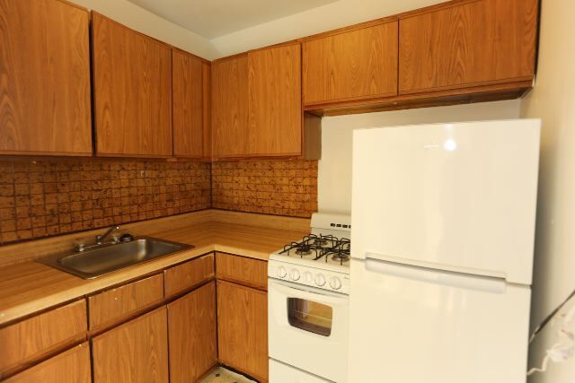 Foto del edificio - 653 W Belmont Ave