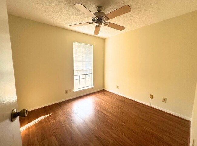 Foto del edificio - 7575 Cambridge St