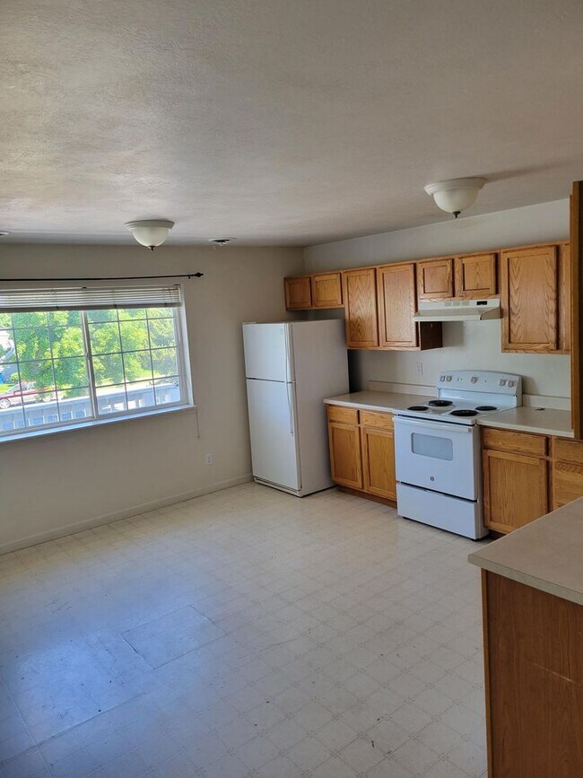 Building Photo - 3 Bedroom, 2 Bathroom 4-Plex