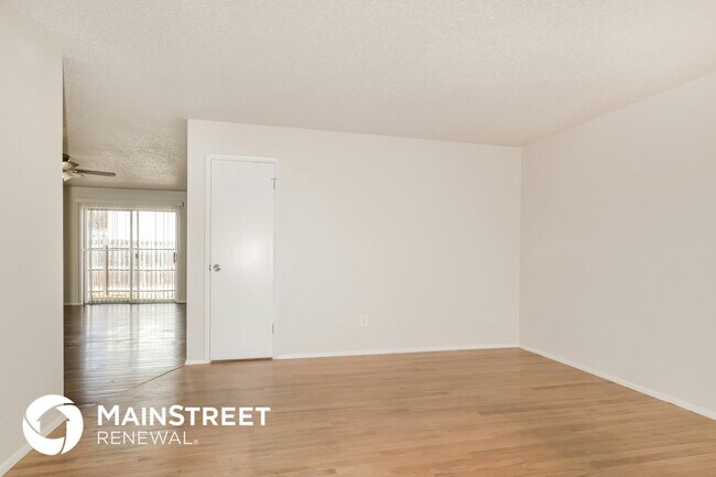 Foto del edificio - 6431 Brown Fox Dr