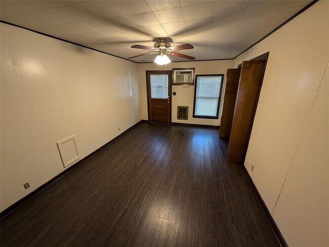Foto del edificio - 519 W Hutchison St
