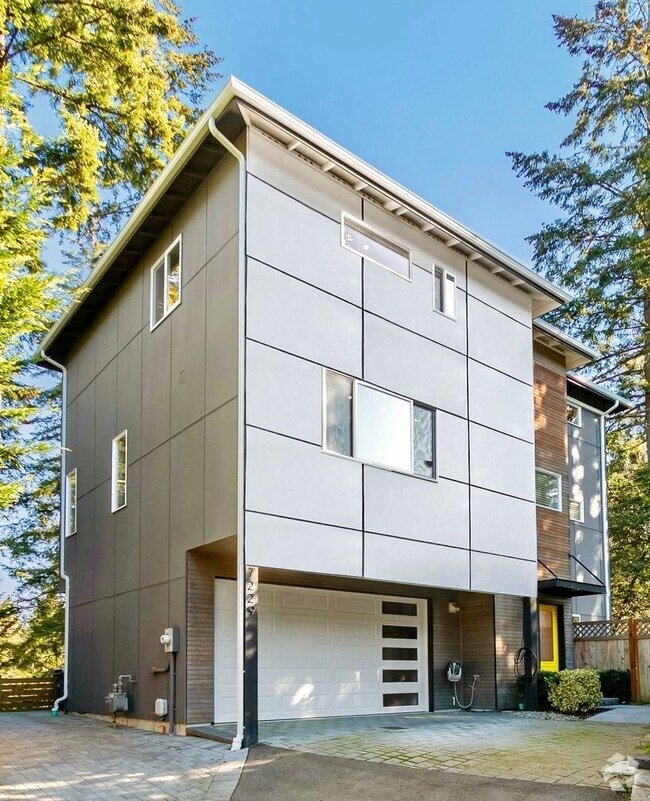 Building Photo - 7229 Turquoise Dr SW