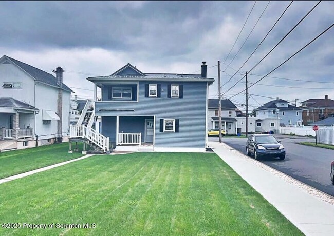 Building Photo - 202 Barber St