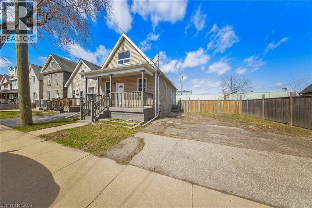 Primary Photo - 109 Gertrude St