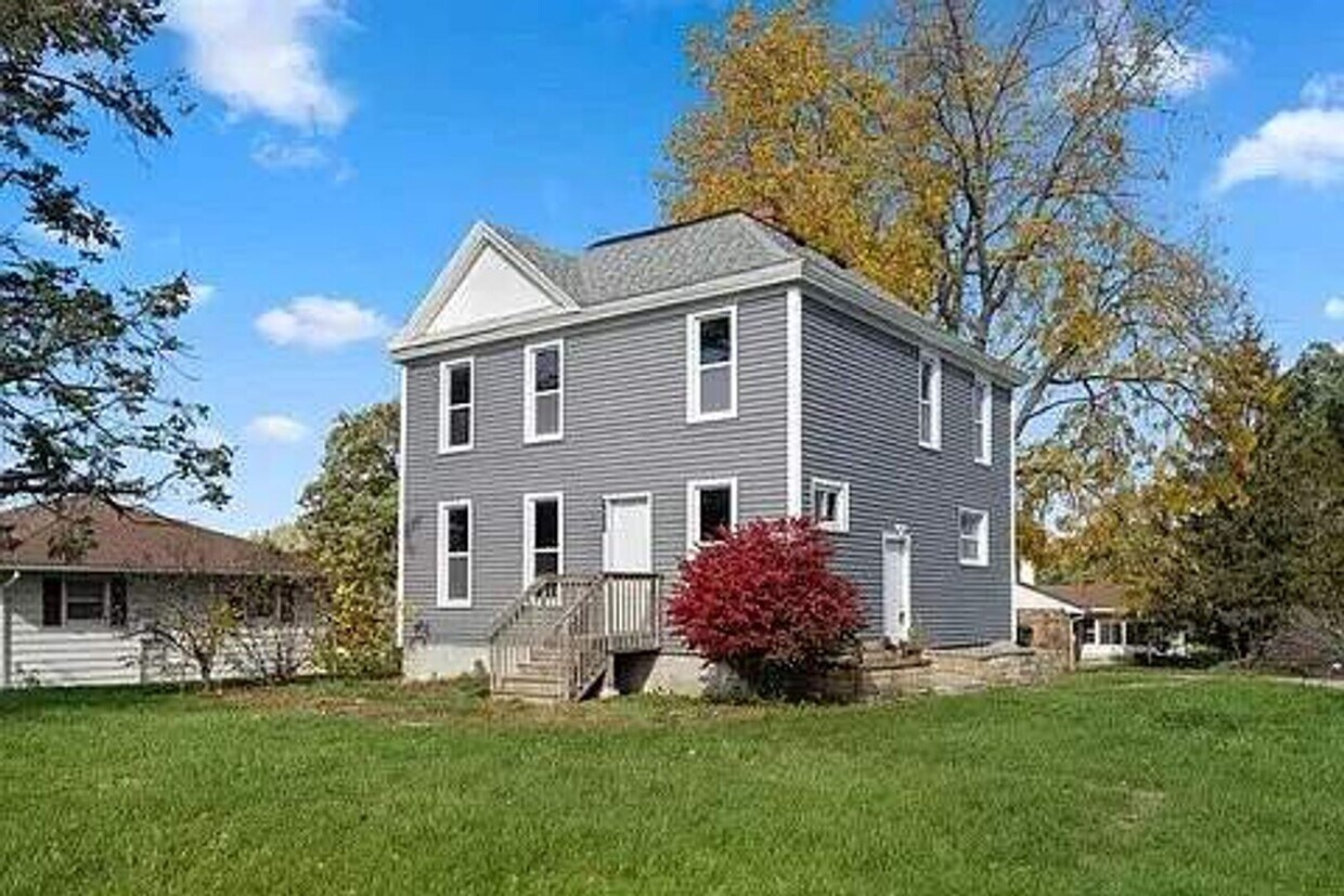 Primary Photo - 4 Bedroom 1 Bath