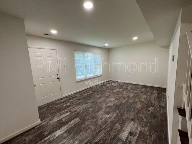 Building Photo - 1901 Beaver Rd