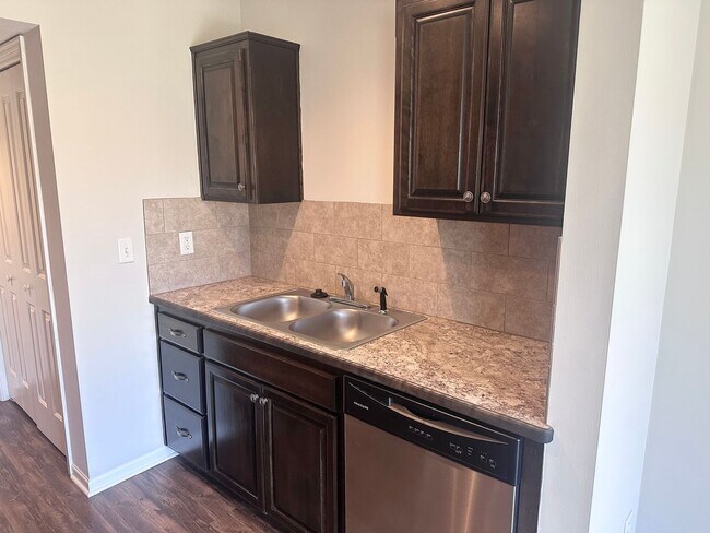 Foto del edificio - 3 Bed | 2.5 Bath | 1 Car Garage Townhome in Grain Valley