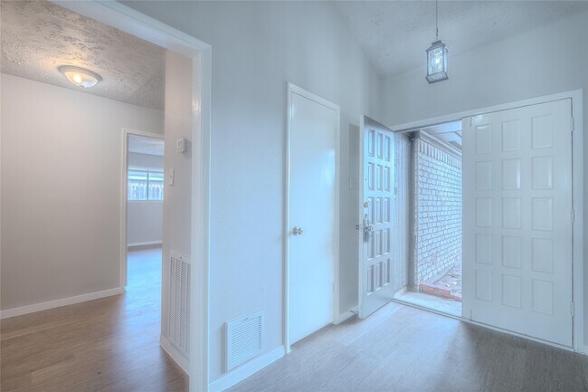 Foto del edificio - 6658 Canyon Way Dr