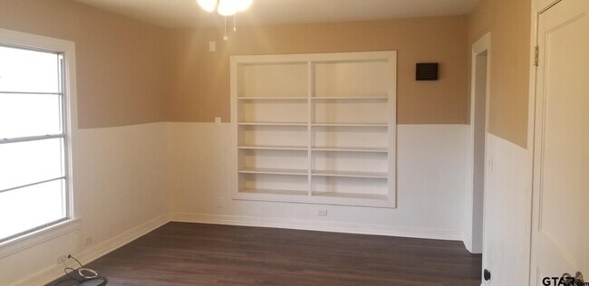 Building Photo - 15066 State Hwy 64