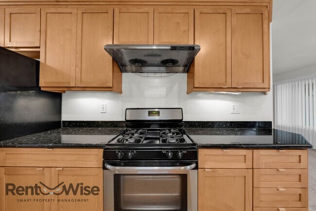 Foto del edificio - 2406 Kehoe Ave