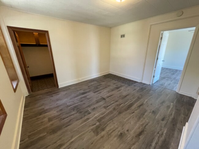 Foto del edificio - 507 E 8th St