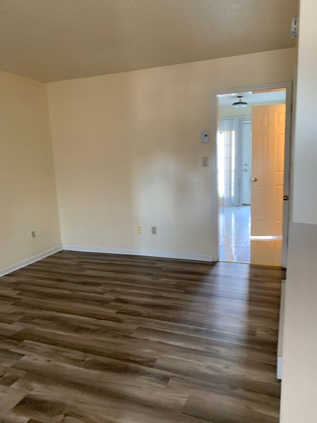 Foto del edificio - 138 Adams Ln