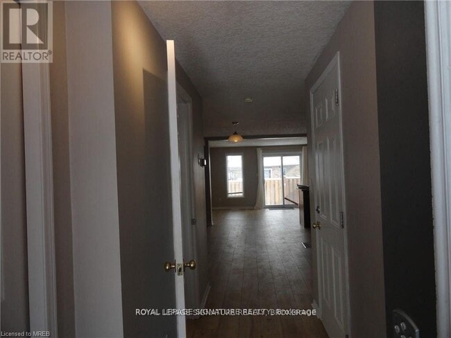 Building Photo - 16 Chantilly St